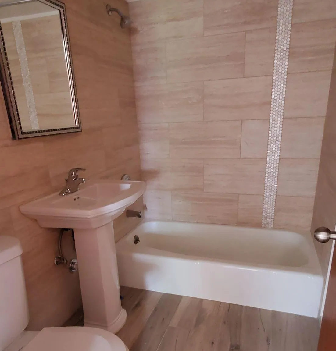 325 W Park Ave — Photo 2