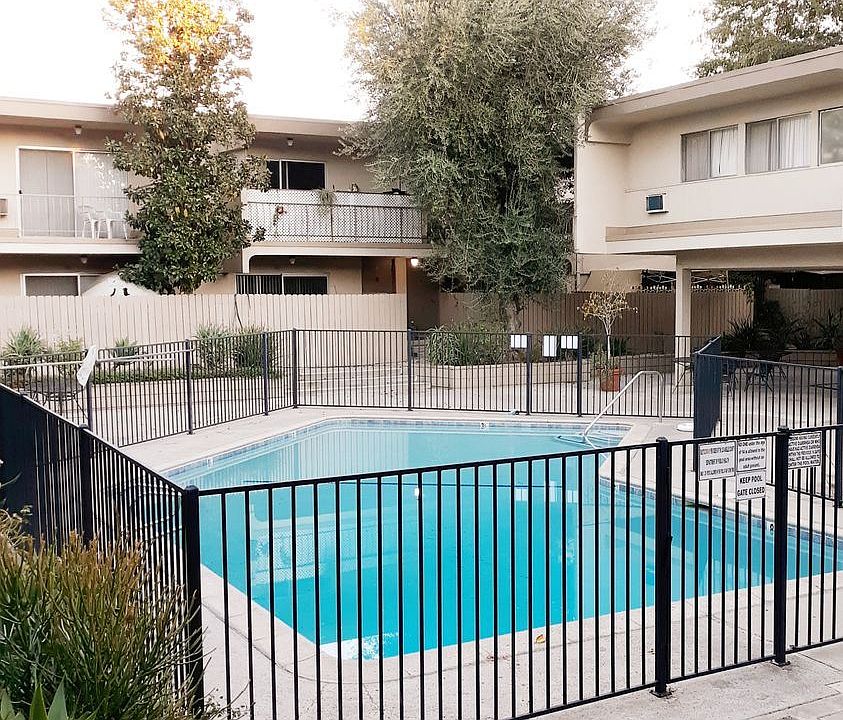 1st image of 17950 Burbank Blvd #19