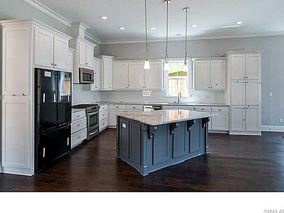 3rd image of 2064 Fairwoods Dr