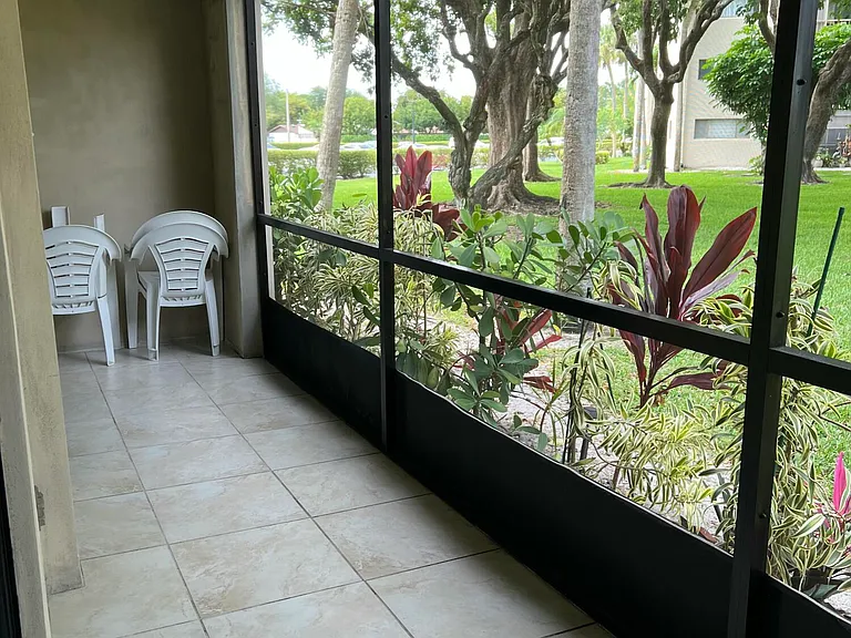 5220 Las Verdes Cir #101 — Photo 27