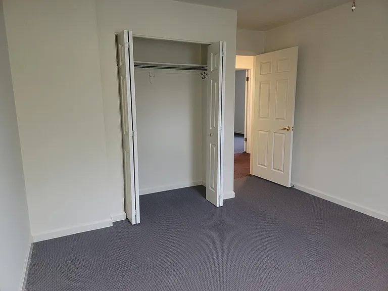144 Greenland Dr — Photo 12
