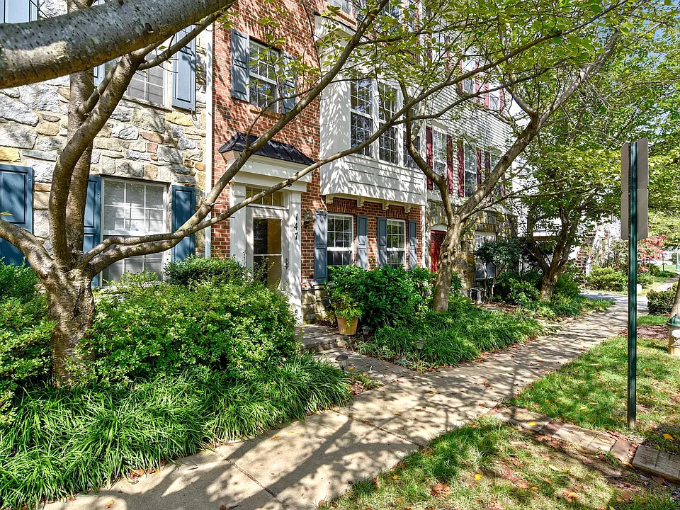 147 Pasture Side Way