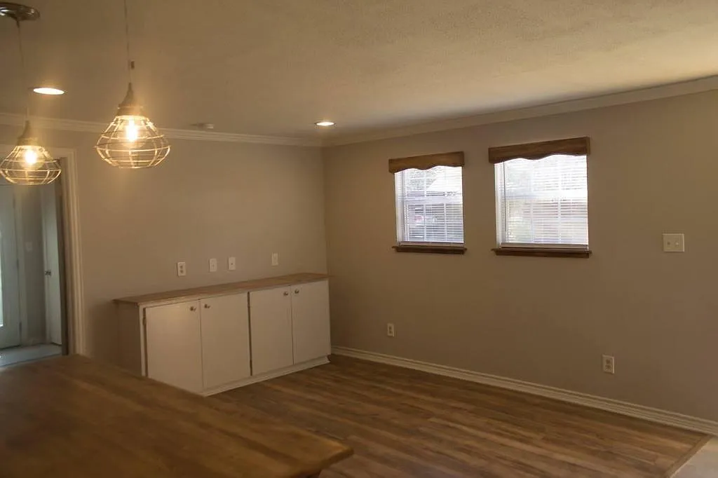 2503 Duval St — Photo 3