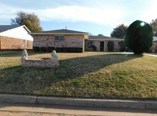3029 Glenwood Dr, Chickasha, OK 73018