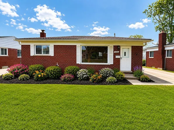 9568 Blaty St, Taylor, MI 48180