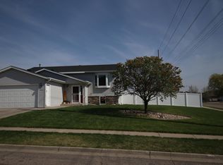 2526 Hoover Ave, Bismarck, ND 58501