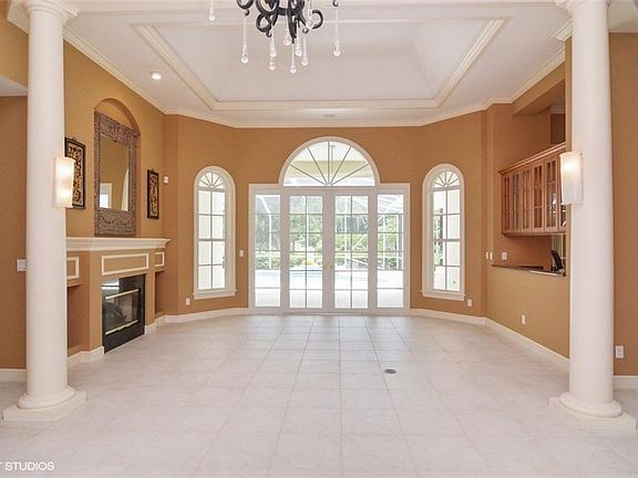 4th image of 4666 SE Waterford Dr
