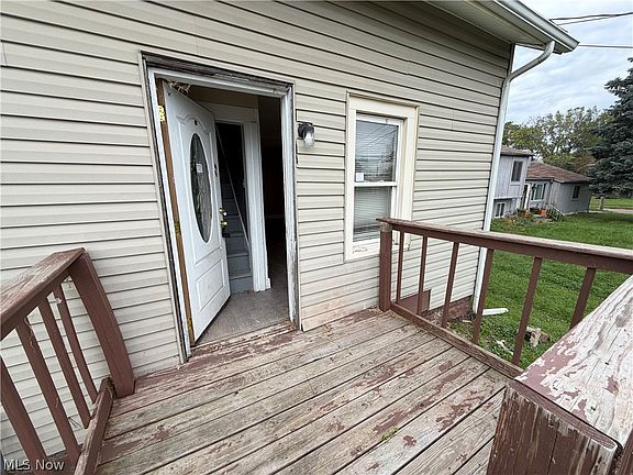 4th image of 520 Ardella Ave