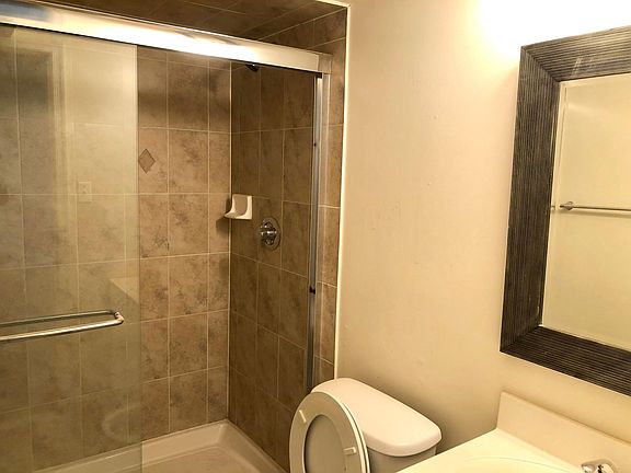 3rd image of 1324 Rockland Ave #2