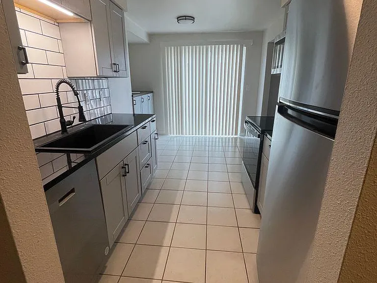 804 Columbia Ave #5 — Photo 4