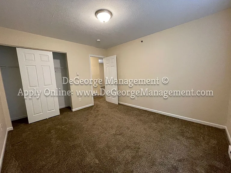 Big Tree Apartments — Photo 44