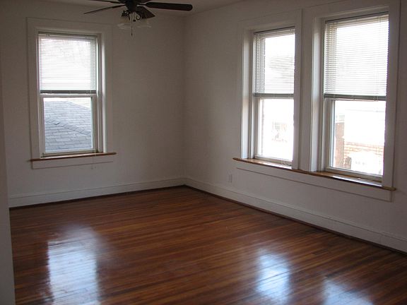 5th image of 817 Manteo St APT 4