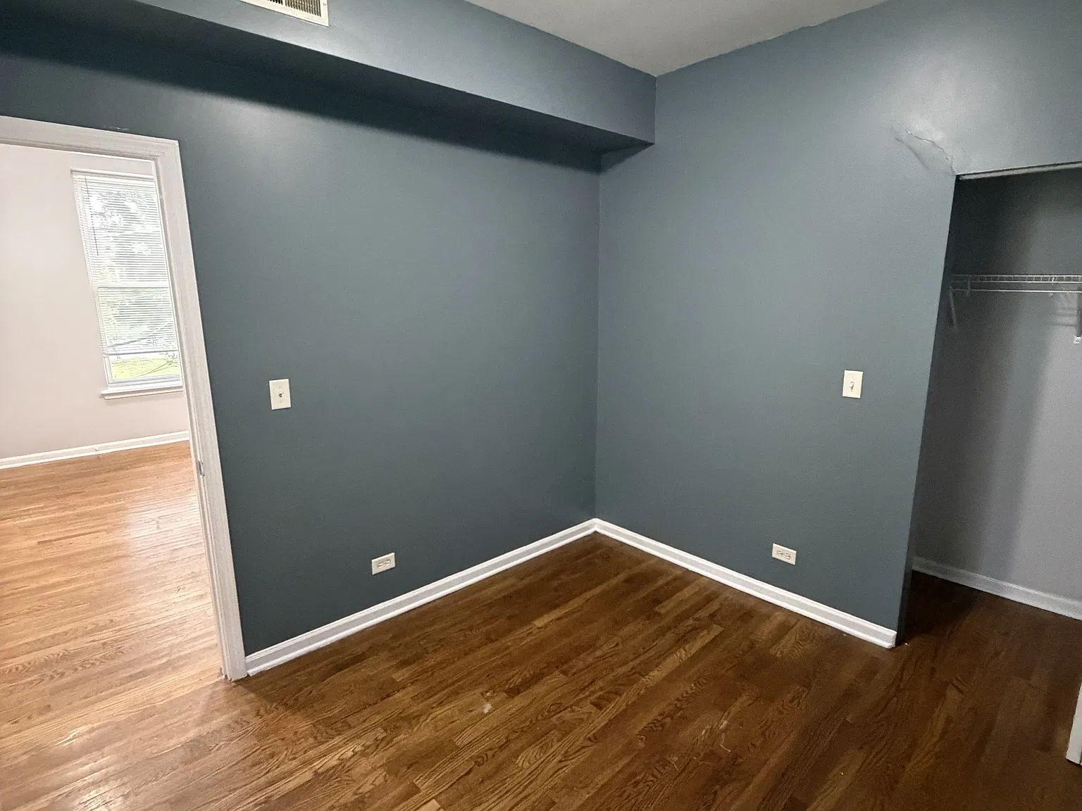 6045 S Rhodes Ave — Photo 3