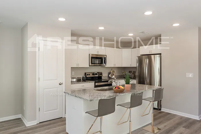 119 London Calvin Way — Photo 3