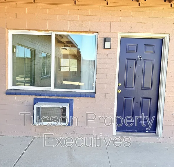 240 W Sahuaro St #14 — Photo 2