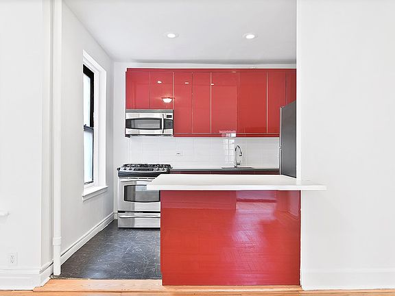 2nd image of 825 Walton Ave APT 3B