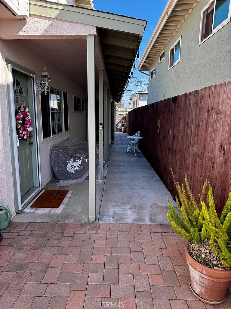 2 bed, 925 sqft, $3,199 — Photo 2