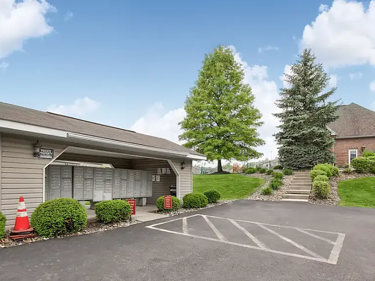 Stonecreek Luxury Apartment Homes — Photo 13