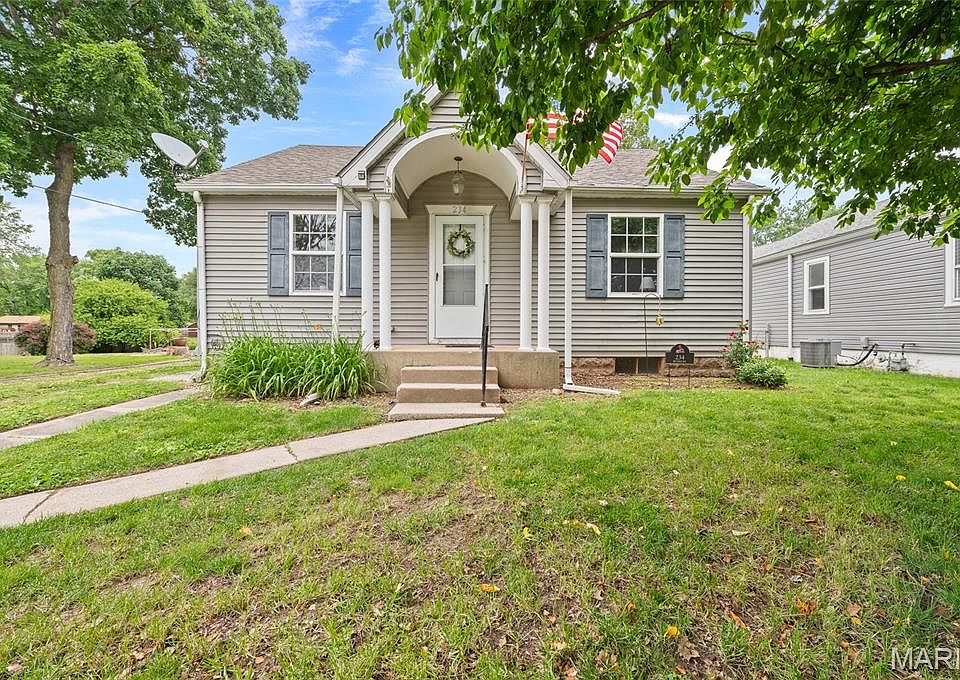 1st image of 234 Bender Ave