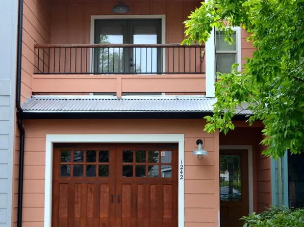 1242 Fruitdale Dr, Grants Pass, OR 97527