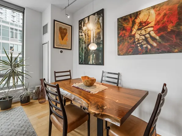 46-30 Center Boulevard image 7 of 31