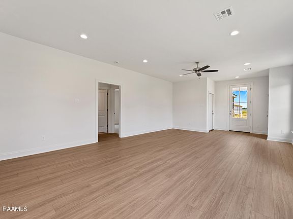4th image of 110 Harvest Ln
