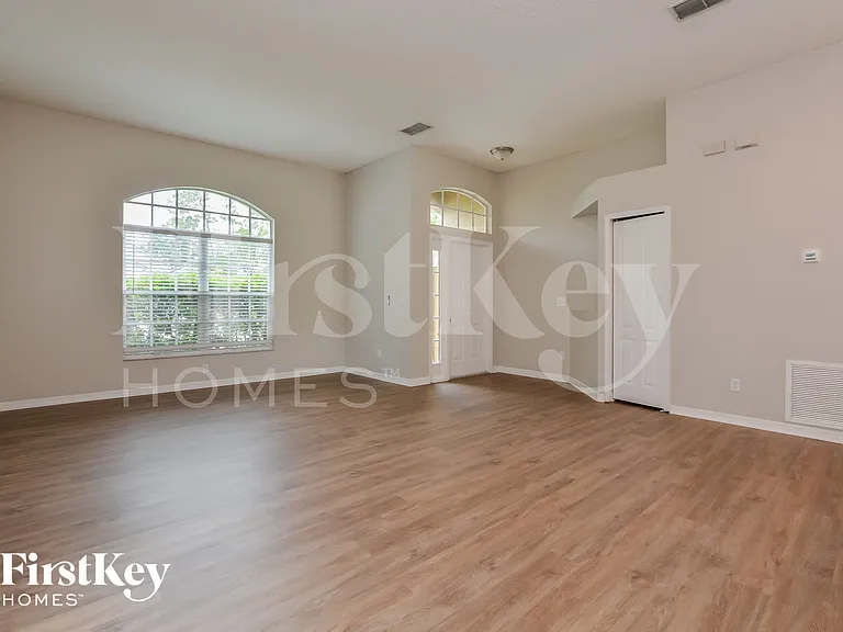 517 Fitzwilliam Way — Photo 2