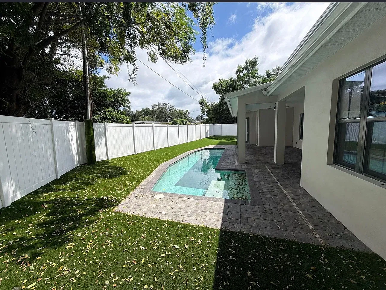 4 bed, 5.5 bath, 3300 sqft, $7,995 — Photo 2