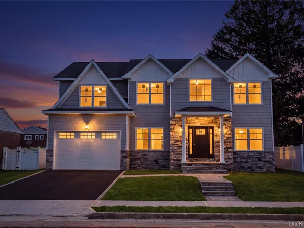 366 Broadway, Massapequa Park, NY 11762