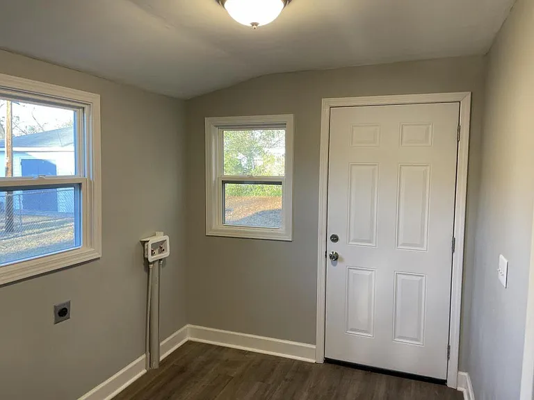 247 Woods St — Photo 14
