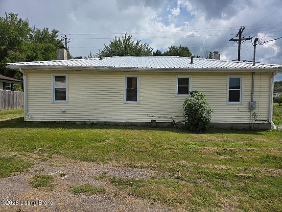 3rd image of 1650 Brooks Hill Rd
