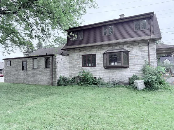 2214 15th AVENUE, South Milwaukee, WI 53172