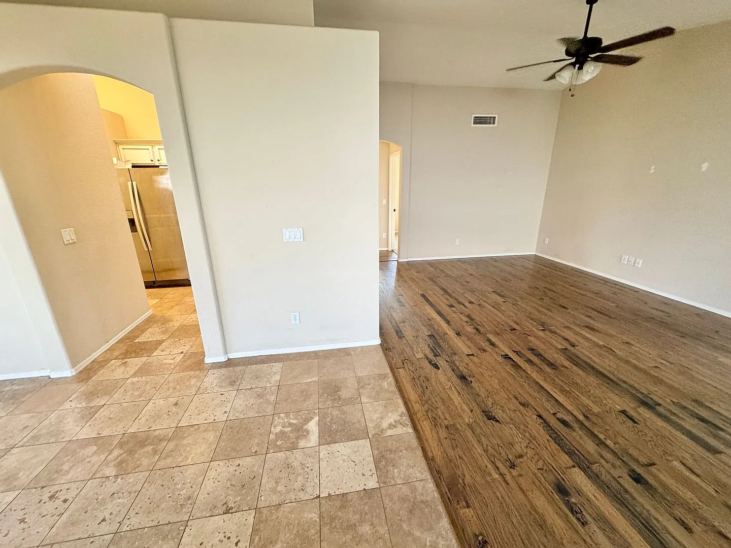 Beautiful 3 bed/2 bath home with tons of upgrades in Gilbert! Close to downtown! — Photo 3