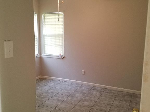3rd image of 933 Deely Pl