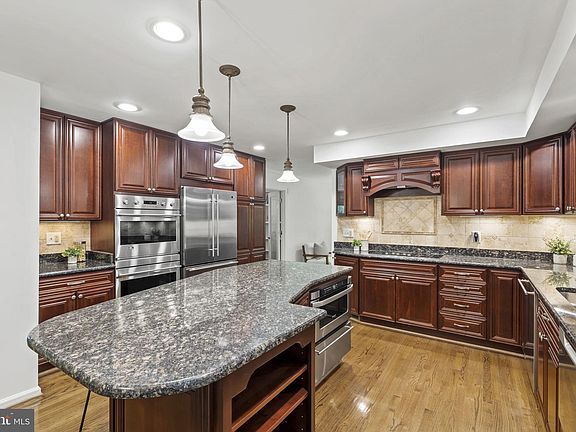 4th image of 5914 Skyline Heights Ct