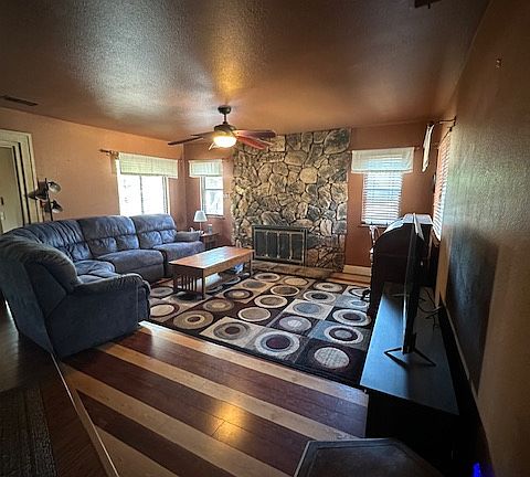 3rd image of 5940 Hazel Ave