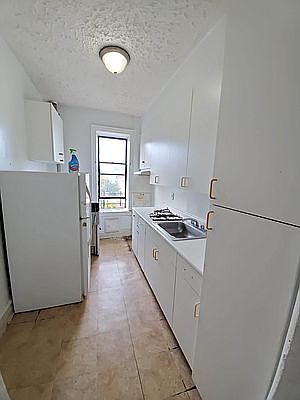 1st image of 902 44th St #D26