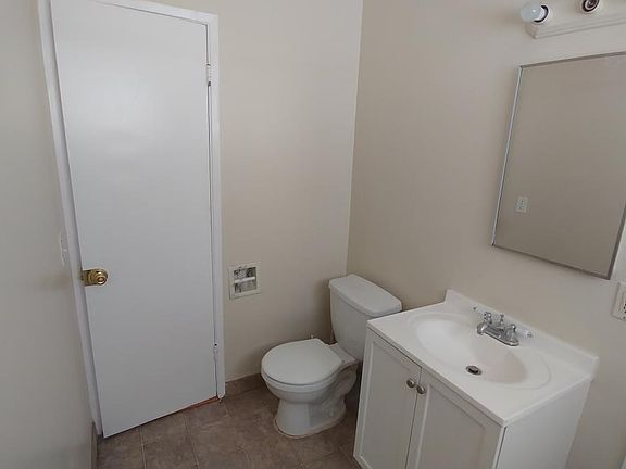 5th image of 13505 Saticoy St APT 6