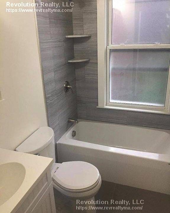 2nd image of 134 Oxford St #1M