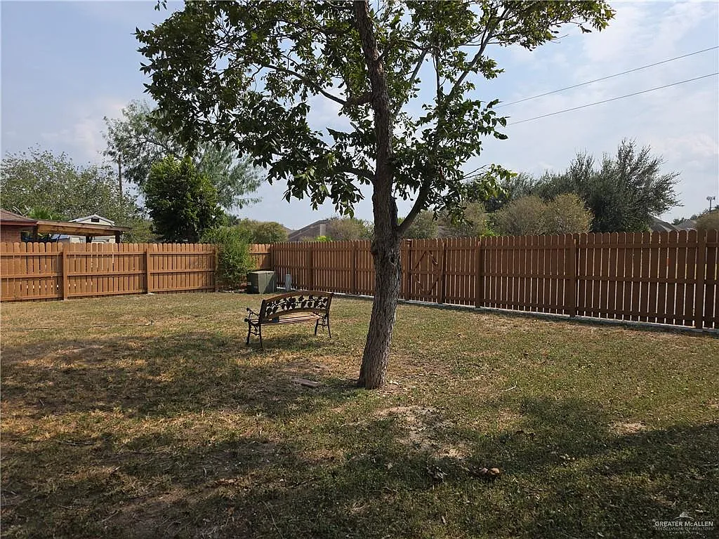 3 bed, 2.0 bath, 1425 sqft, $1,500 — Photo 2