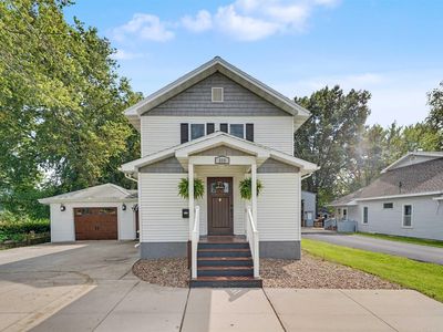 309 6th St SE, Independence, IA, 50644