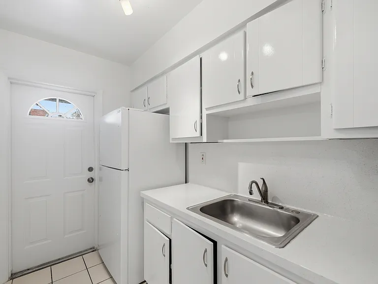 7211 Venetian St #3 — Photo 7