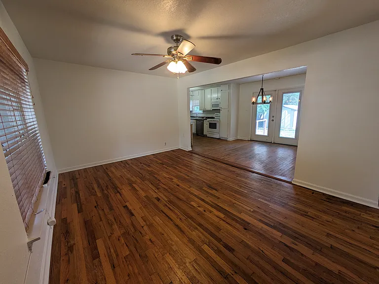 549 W Merriweather St — Photo 6
