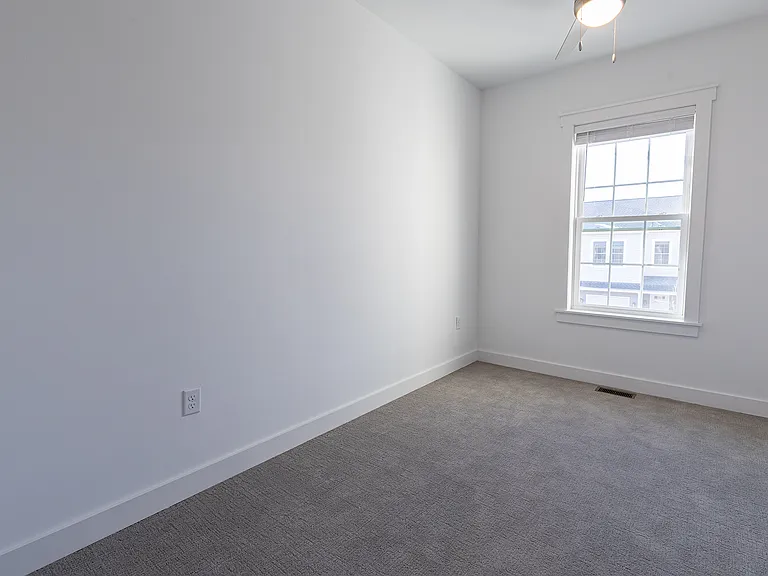 413 N Twin Lakes Blvd — Photo 7