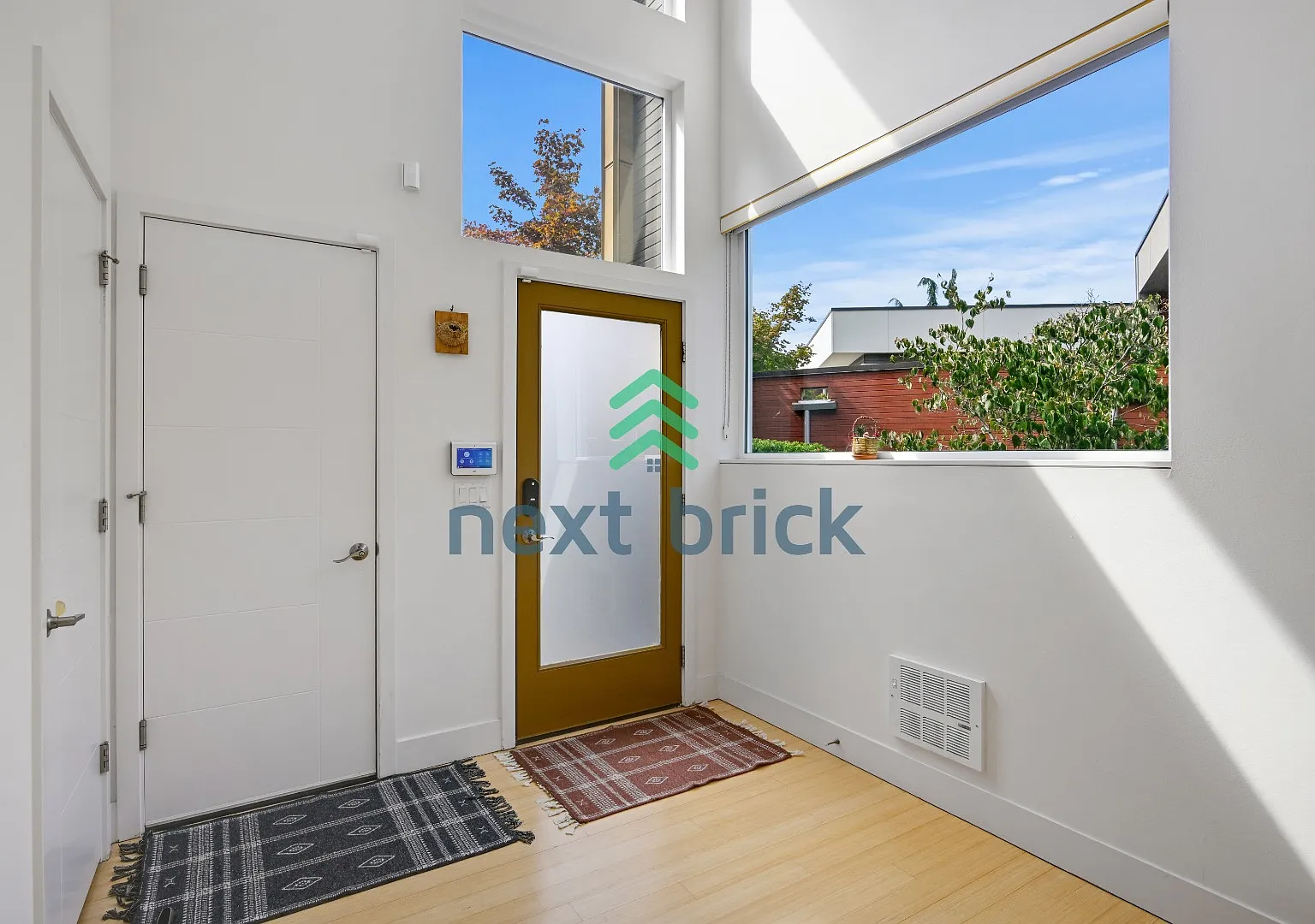 "Spacious 4-Bedroom Seattle Home with 3 Full Baths and 2,420 Sq. Ft. of Comfort!" — Photo 3