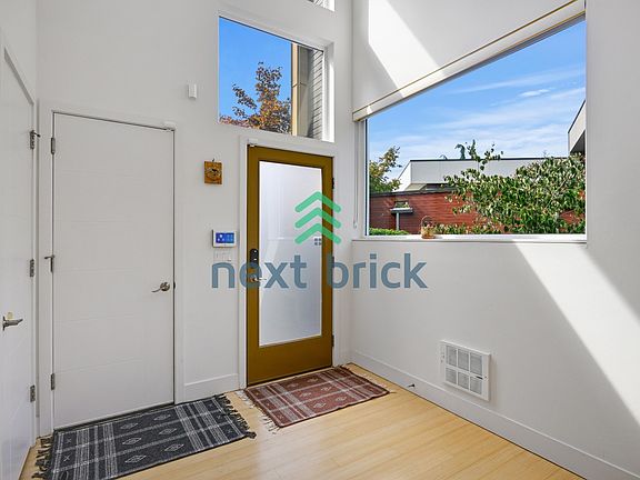 3rd image of 1240 NE 117th St