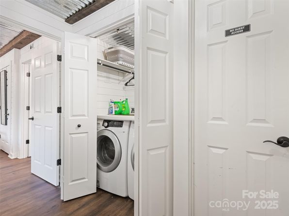 16 Sutton Knob Rd, Maggie Valley, NC 28751