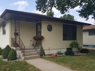 1704 N Grand Island Ave, Grand Island, NE 68803