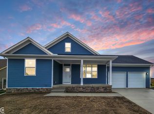 7774 Drakeshire Blvd, Almont, MI 48003