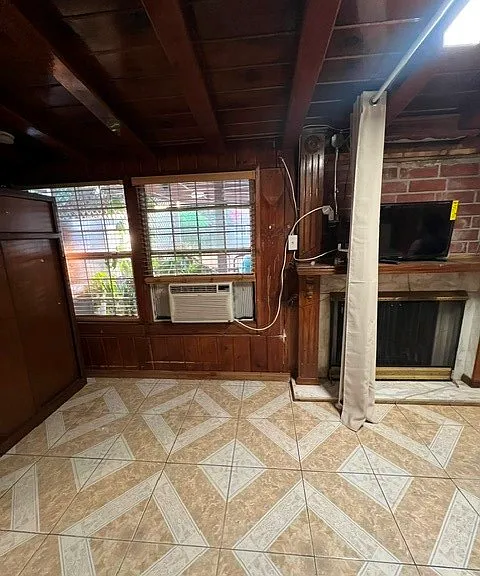 8139 Radford Ave — Photo 2